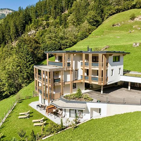 Natur Zeit - Alpine Garden Apartments Mayrhofen Bagian luar foto
