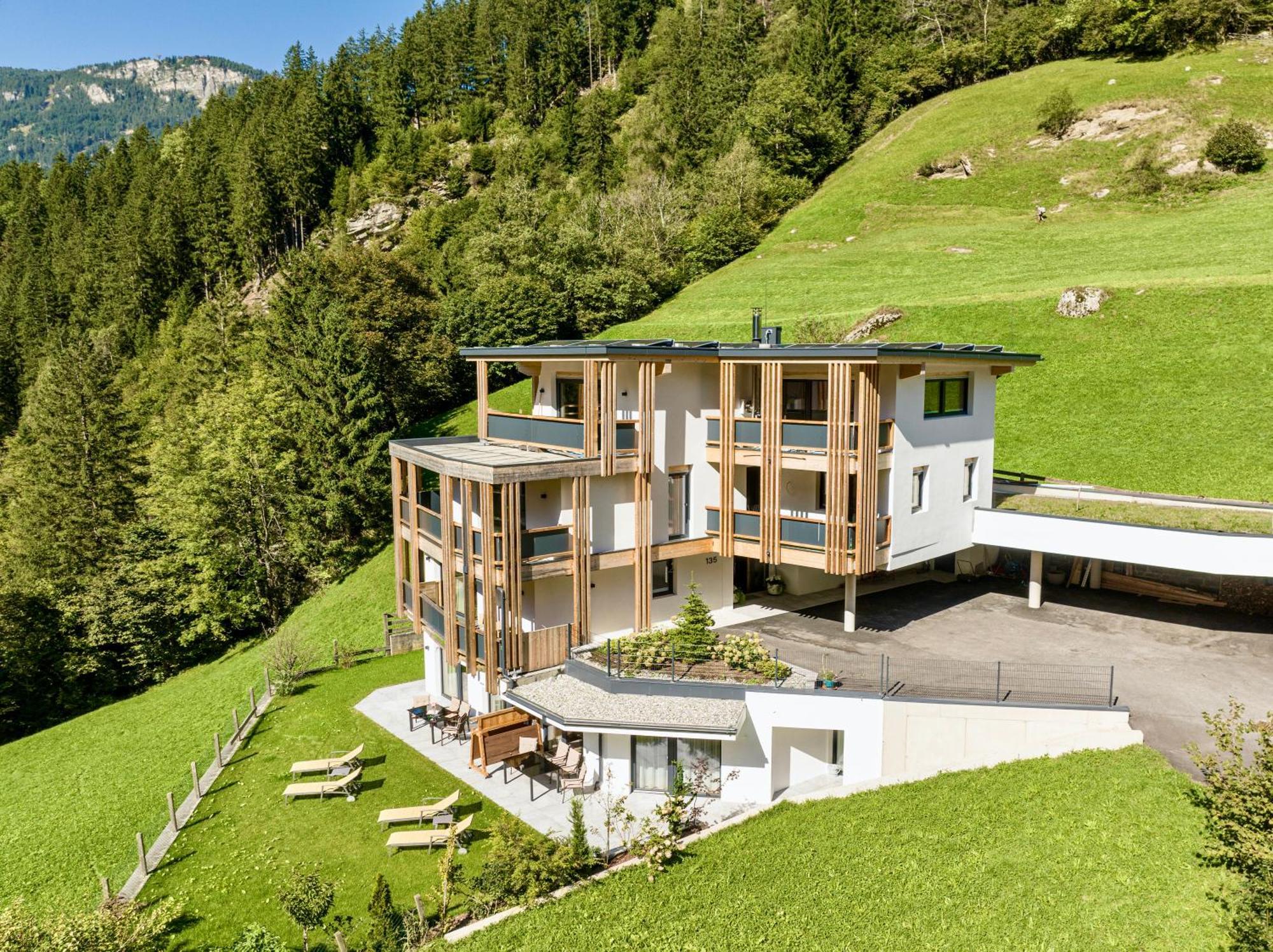 Natur Zeit - Alpine Garden Apartments Mayrhofen Bagian luar foto