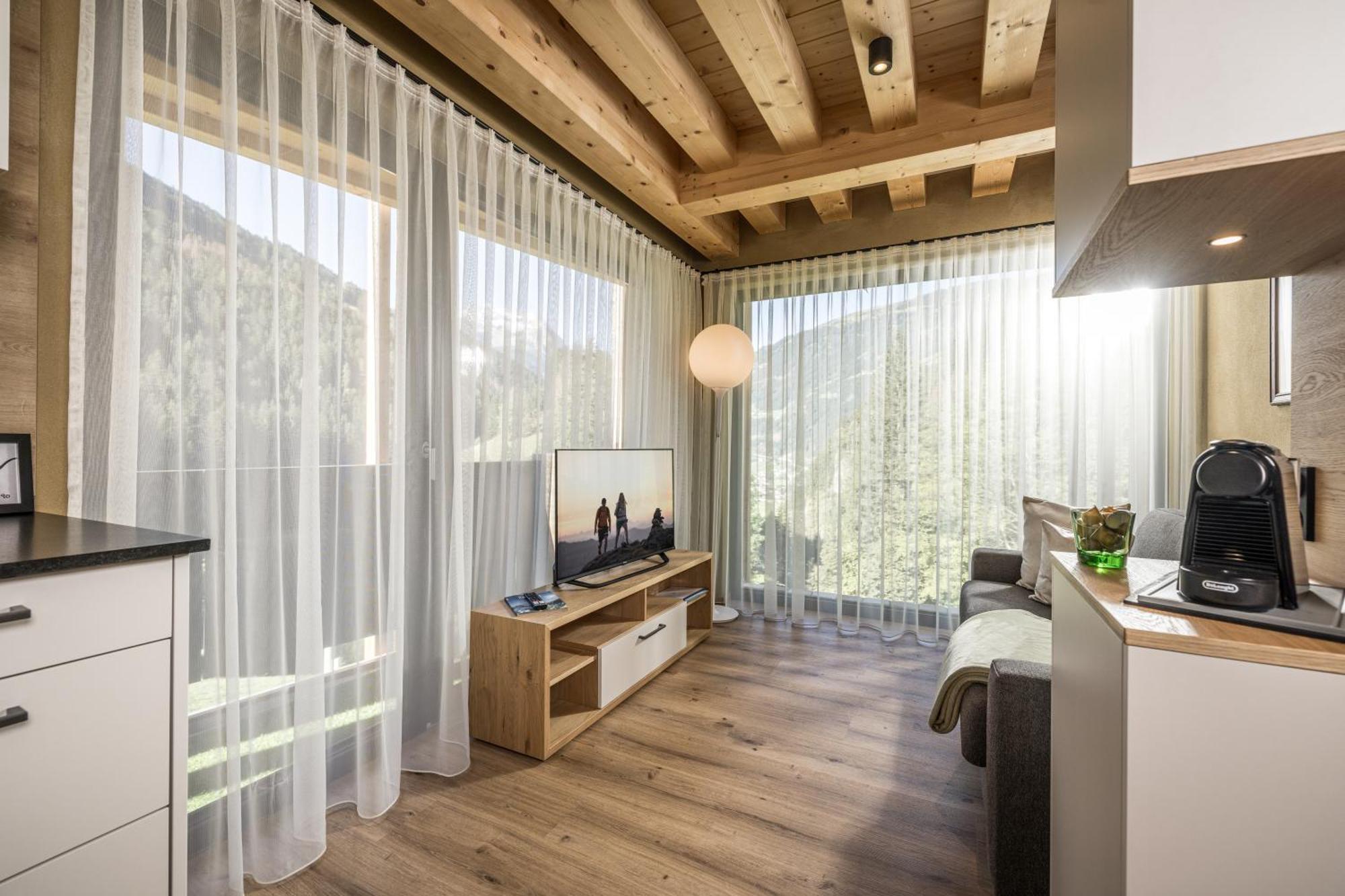 Natur Zeit - Alpine Garden Apartments Mayrhofen Bagian luar foto